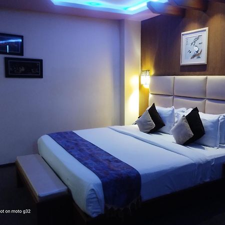 Dolphin Chocolate Inn Chandannagar Exterior foto