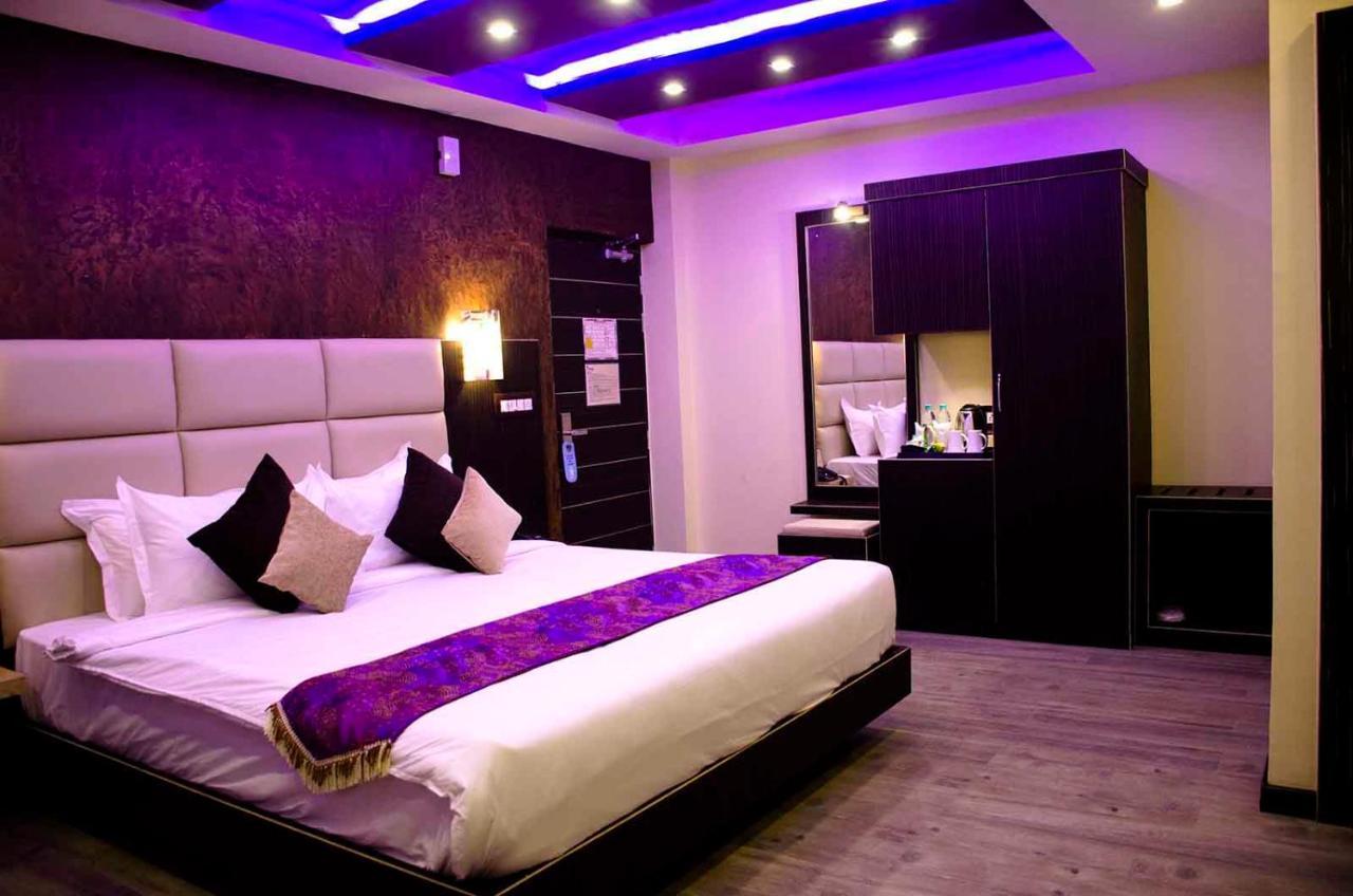 Dolphin Chocolate Inn Chandannagar Exterior foto