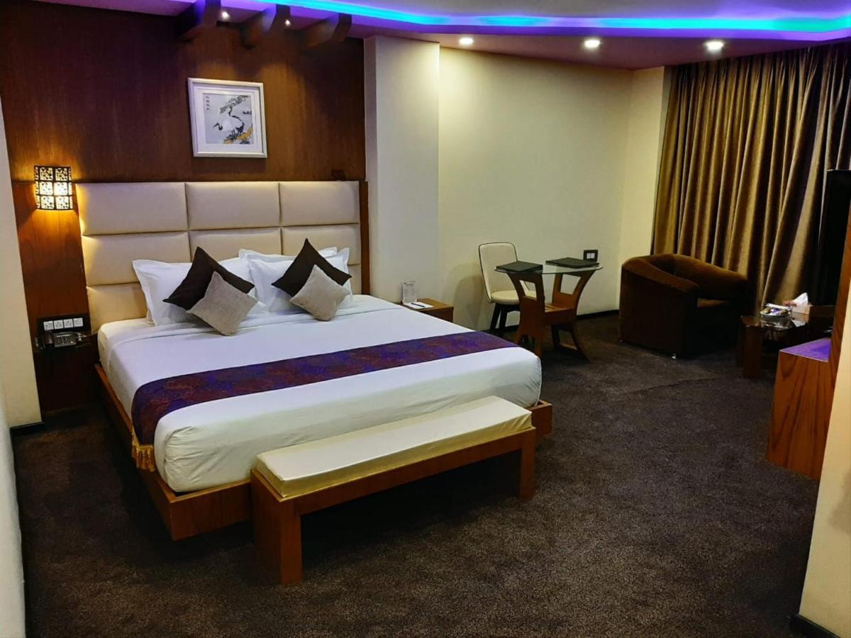 Dolphin Chocolate Inn Chandannagar Exterior foto