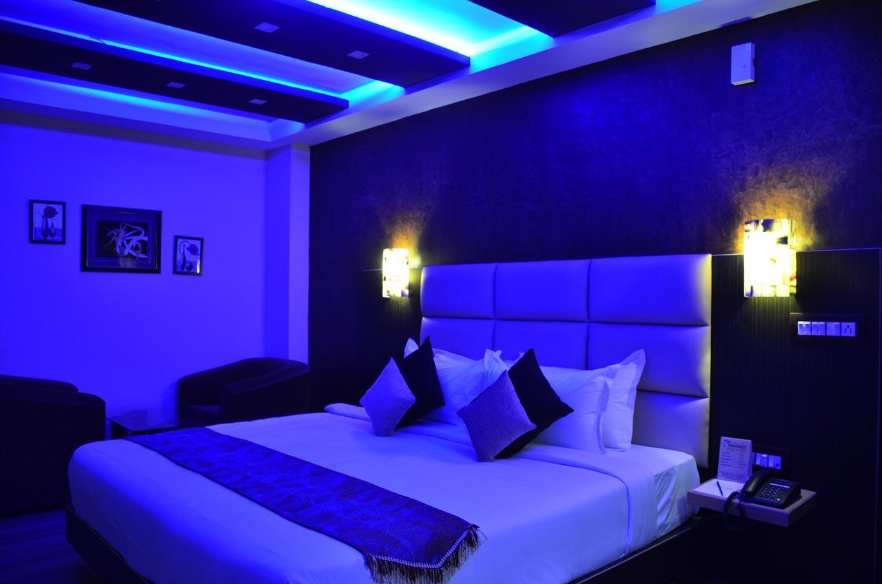 Dolphin Chocolate Inn Chandannagar Exterior foto